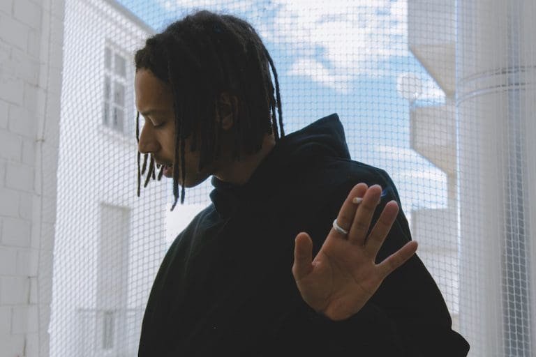 Neromun im Interview über „Blass”, Vibes, Inspiration und Rausch