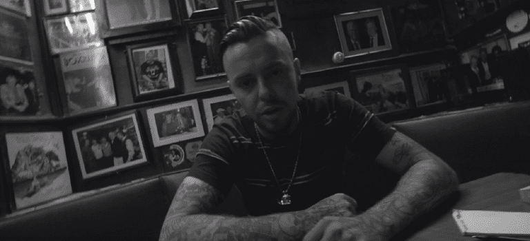 AchtVier kündigt neues Mixtape an