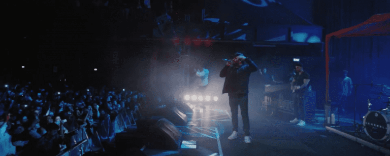 Adel Tawil feat. KC Rebell & Summer Cem – Bis hier und noch weiter (live) [Video]