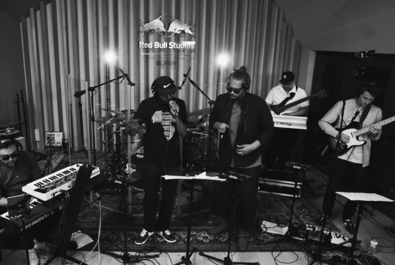 Afrob feat. Samy Deluxe – Hey du, nimm dir Zeit (J Dilla-Remix) [Video]