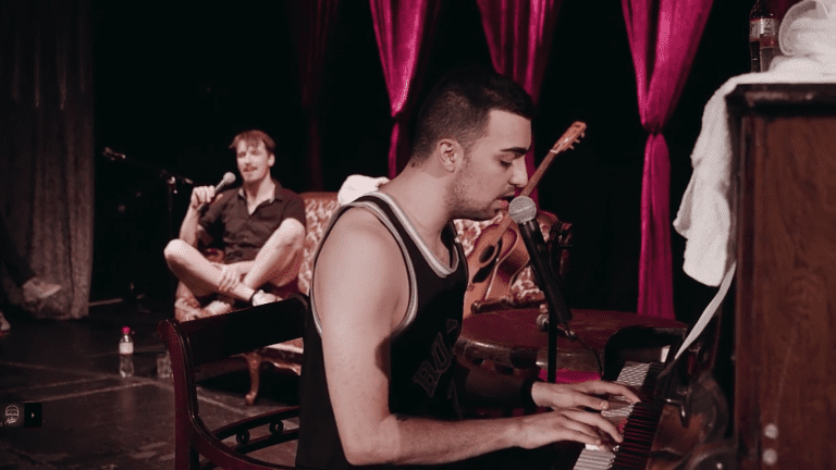 BRKN feat. Alligatoah – Sag nichts Falsches (Akustik Version)