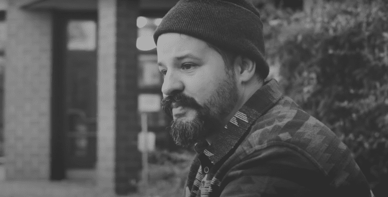 MC Rene veröffentlicht die Dokumentation „Anomalie” über seine Rap-Karriere