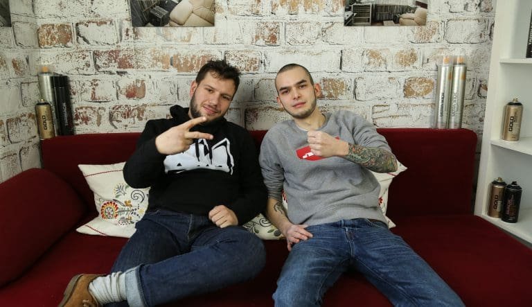 Brockenexpedition und chill: MC Bomber und Skinny schauen fern