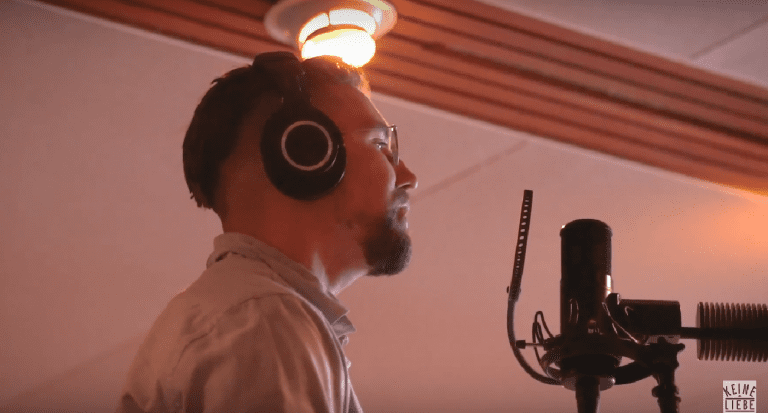 Prinz Pi feat. BRKN – Für immer und immer (Piano Version) [Video]