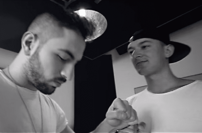 Timeless feat. Montez – Schwarze Feder