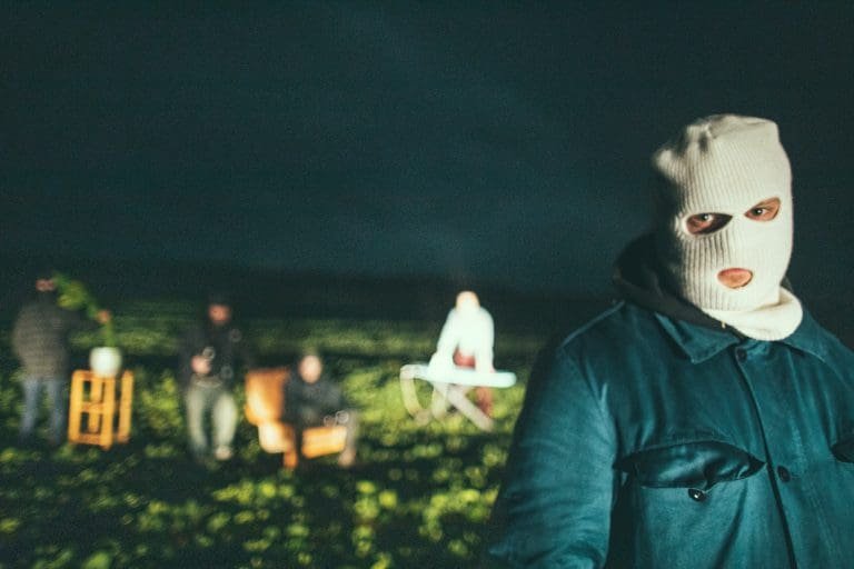 Waving The Guns – Nina Simone