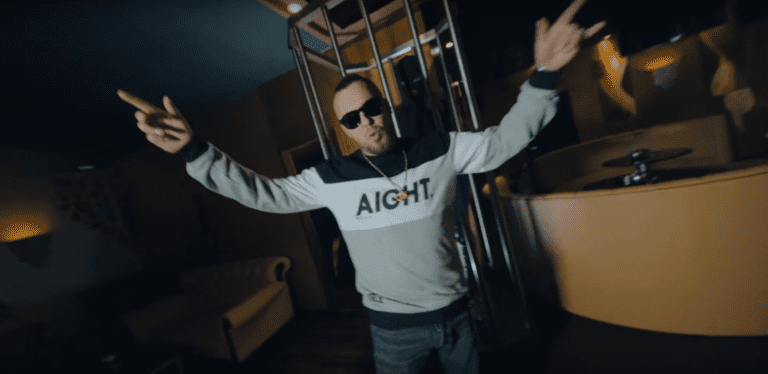 AchtVier – GMT Master (prod. ZMY DaBeat)