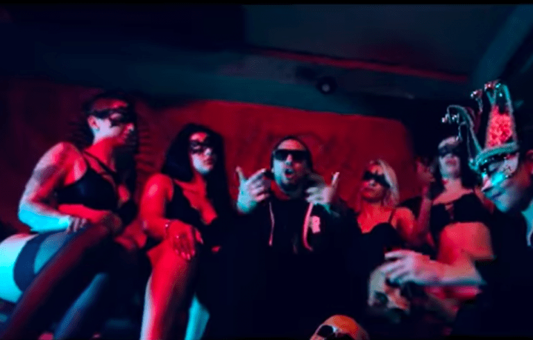 B-Tight – Für den König [Video]