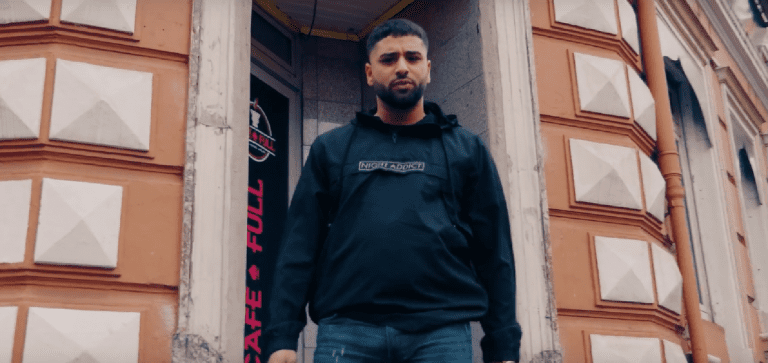 Bato feat. Manuellsen – Keine neuen Freunde (prod. Alex Dehn) [Video]
