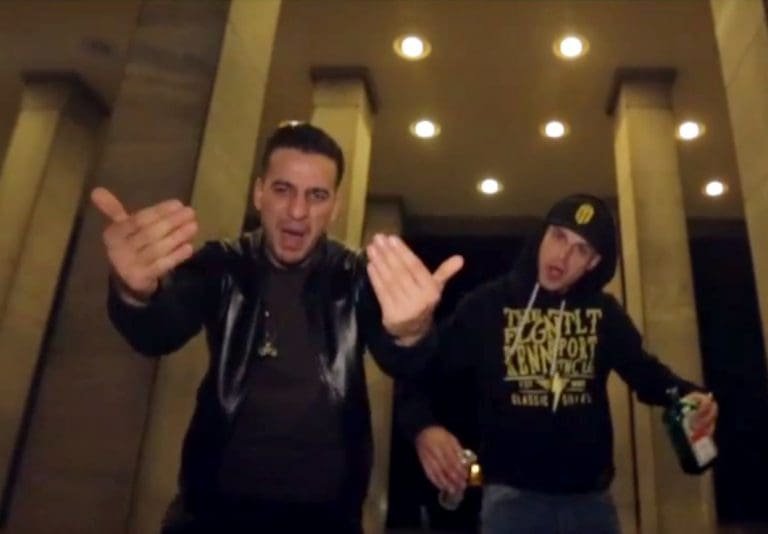 Blut & Kasse  – Brett Pt. 2 feat. Ufo361 (prod. Joshimixu & Bad Educated ) [Video]