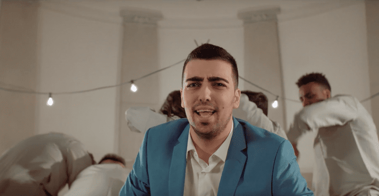 BRKN – Auto [Video]