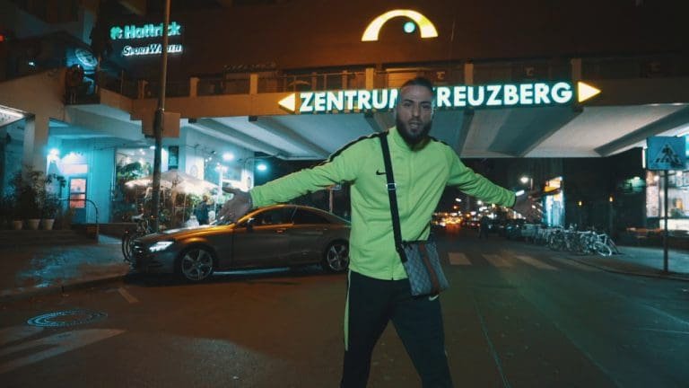 Capital Bra feat. King Khalil – Zweistellige Haftstrafen (prod. Saven Musiq) [Video]