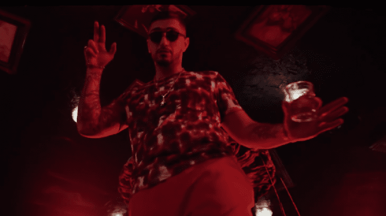 Capo stellt „Alles auf Rot“ inkl. Bonus EP auf YouTube zur Verfügung