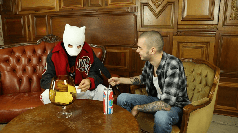 Cro trifft Skinny zum Fragen-Roulette in der Whisky Lounge