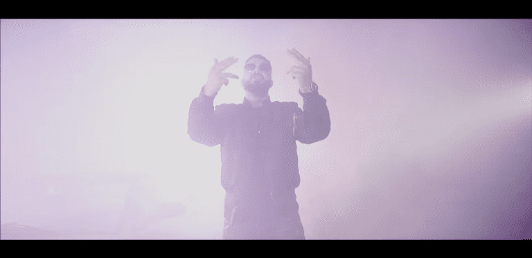 De Facto – Ferrari Rot [Video]