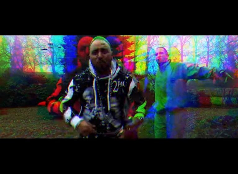 Favorite feat. Shneezin & Luthifah – 2Pac Hologramm (prod. Johnny Illstrument) [Video]