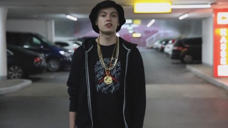 Hustensaft Jüngling – Duffle Bag [Video]