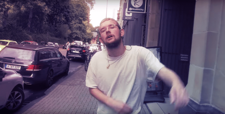 Juicy Gay – Astra (prod. Galvxy No.5) [Video]