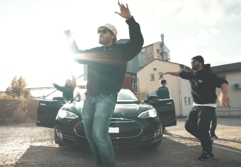 Lux feat. Mikzn – Sonntags (prod. Cap Kendricks & Tom Doolie) [Video]