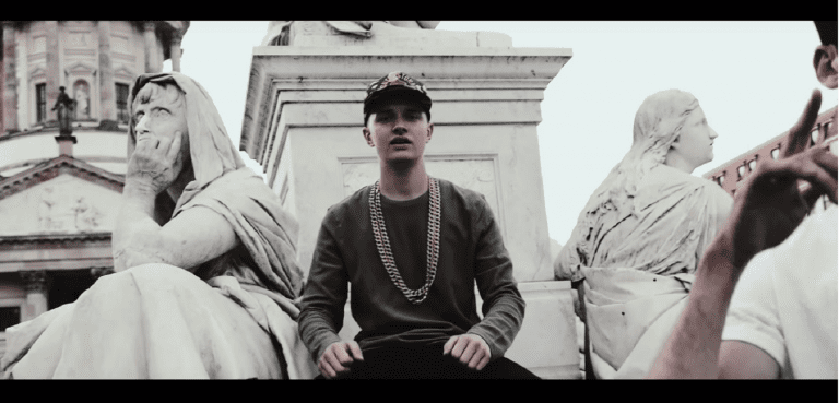 Medikamenten Manfred feat. The Ji – Money over Bitches (Lifestyle der Armen und Gefährlichen Remix) [Video]