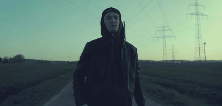 Montez – Karussell (prod. SVPA x NOVA) [Video]