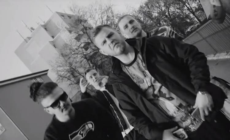 Fruchtmax, Kulturerbe Achim, Skoob102 und Hugo Nameless – Red ma nicht am Telefon (prod. BobbySan) [Video]