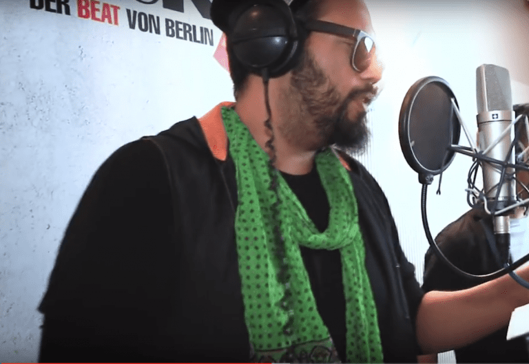 Samy Deluxe beim Karaoke-Roulette [Video]