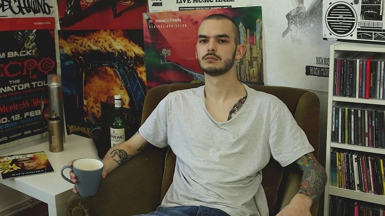 Skinnys Abrechnung: RIP Echo, nimm die Charts gleich mit ins Grab [Video]