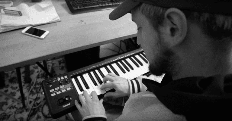 Teesy – Renaissance (Making Of) [Video]