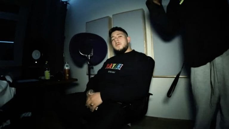 Tom Hengst – Juckt nicht (Intro) (prod. Skew)