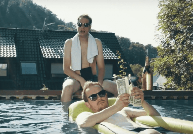 Weekend – Geld (prod. MazeOne) [Video]