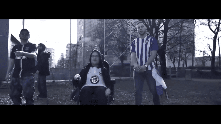 Young Krillin & Fkn Skz feat. Chari Crack – Fußballstar (prod. 101) [Video]